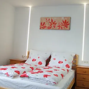 With Private Bathroom And Sea View, 50 M Del Mar Habitación en casa particular Radazul